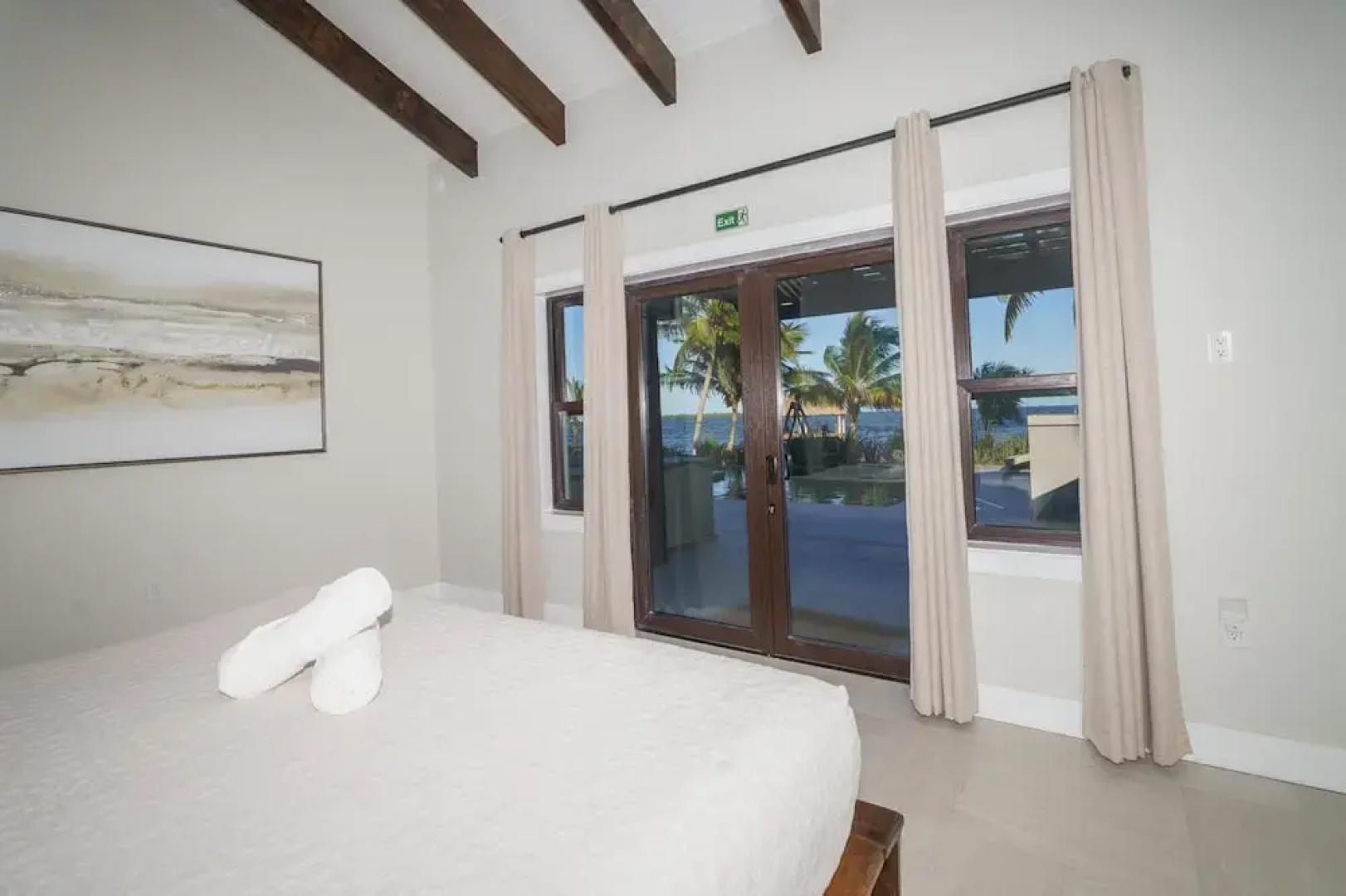 Casa de Wilson - 5 Bedroom Beachfront Villa