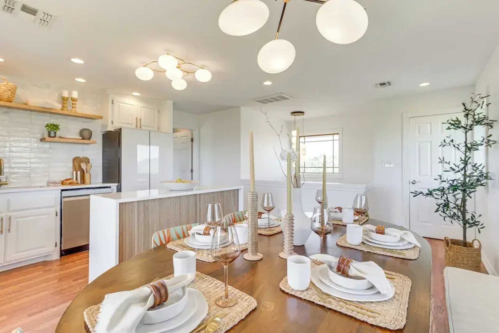 Lake Lawtonka View: Mountaintop Medicine Park Home