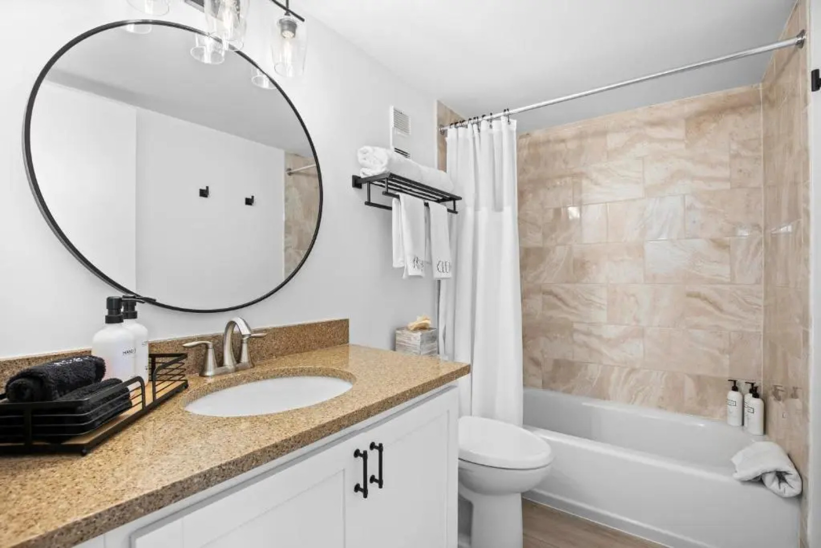 La Bella Vita on Marco - South Seas Tower 3, 1802