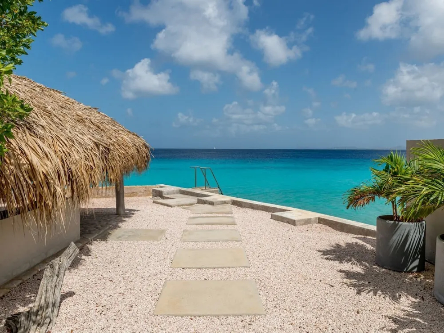 Lavish Villa by the Sea in Kralendijk With Pool