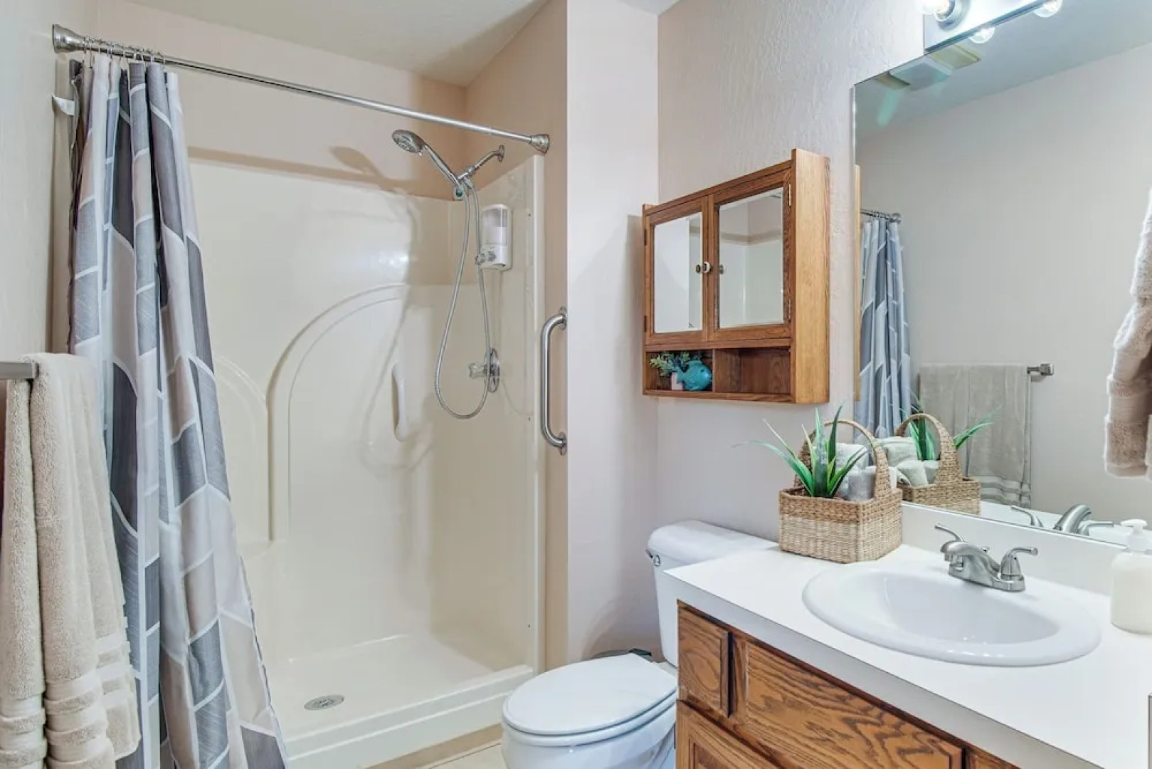 Near Boat Launch: 'hillcrest Hideaway' Grove Home