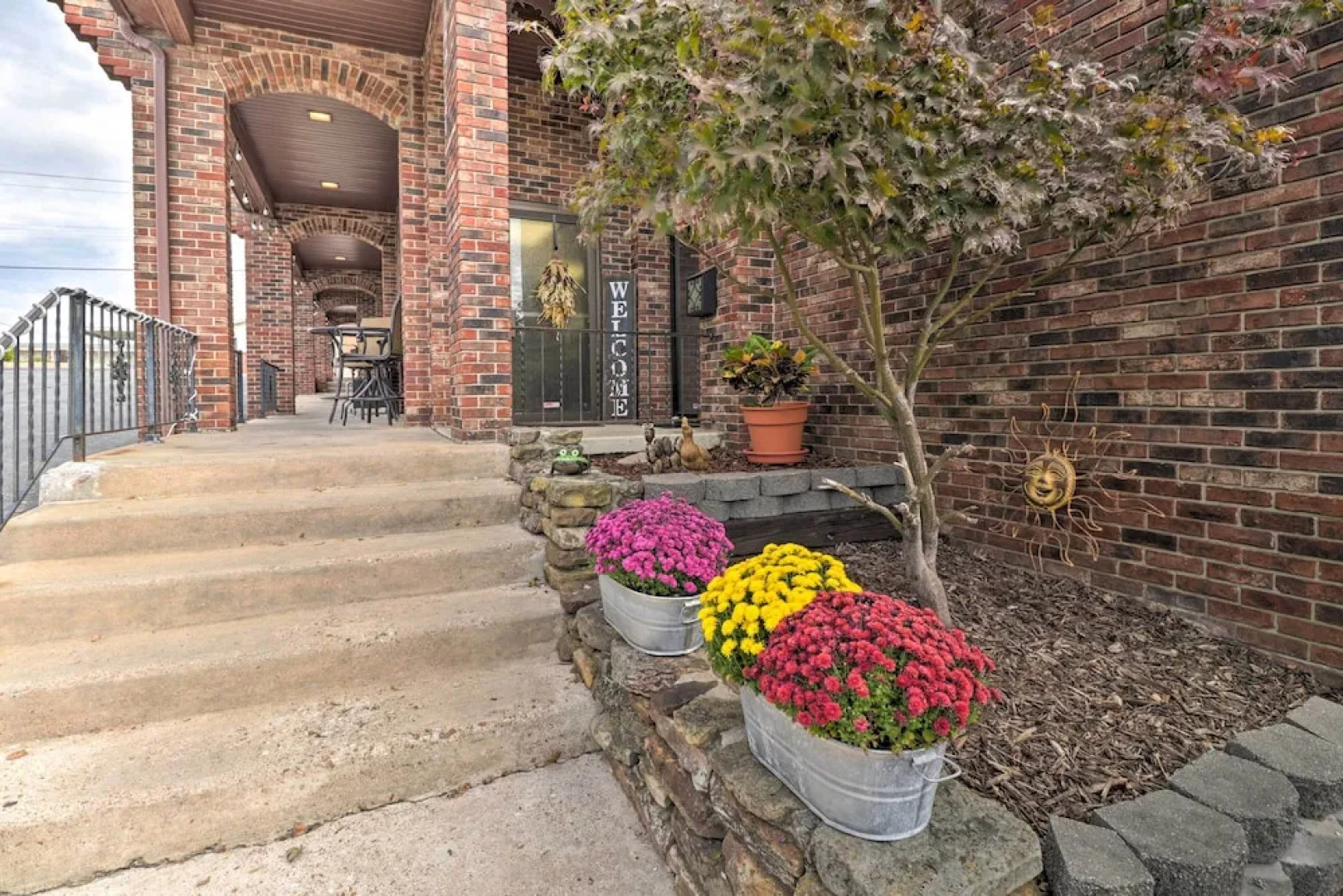 Roomy Multi-family Retreat in Dtwn Mountain Home!