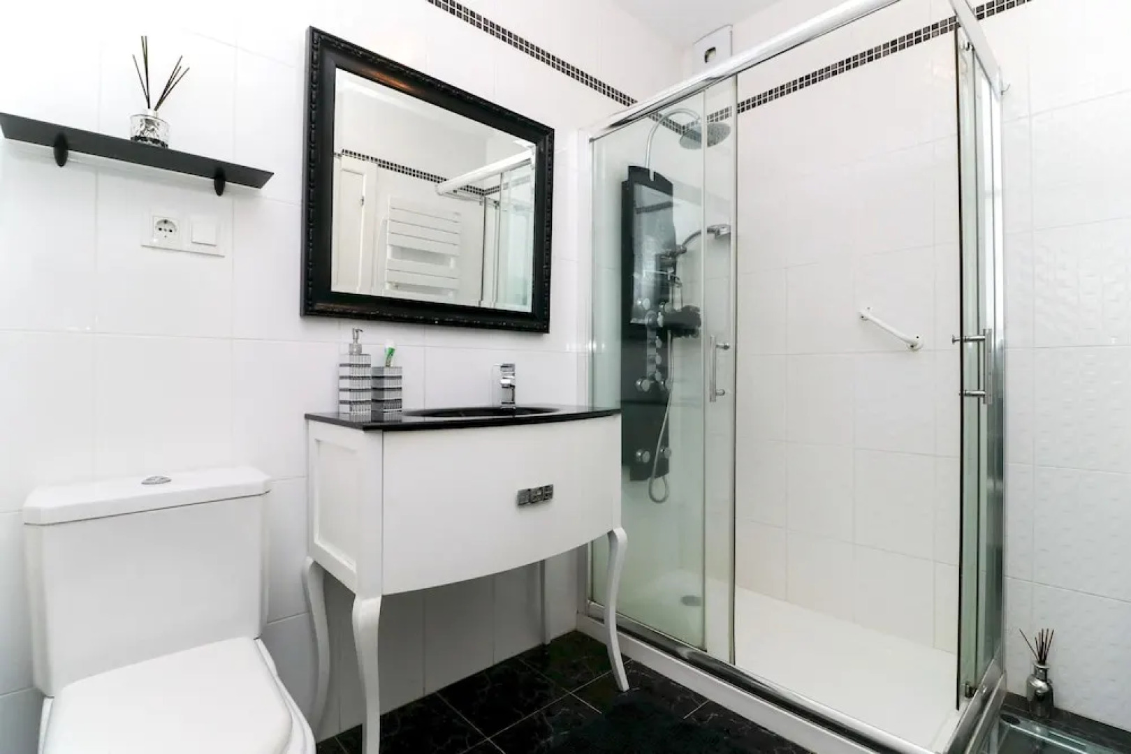 La Costa Paradise - Amazing Beachfront Apartment, Glazed Terrace With Sea Views