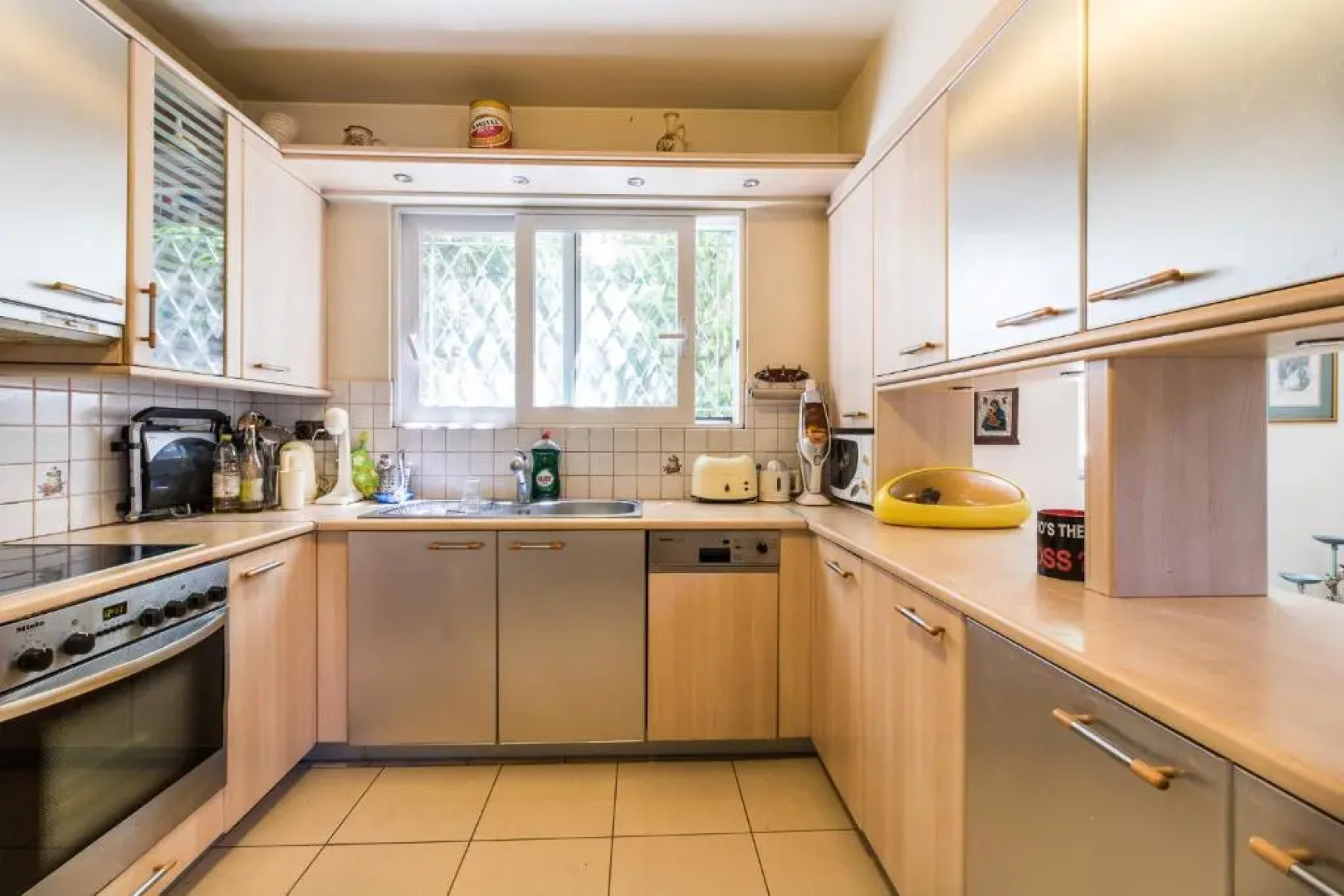 4 bdr Villa with Private Pool in Glyfada
