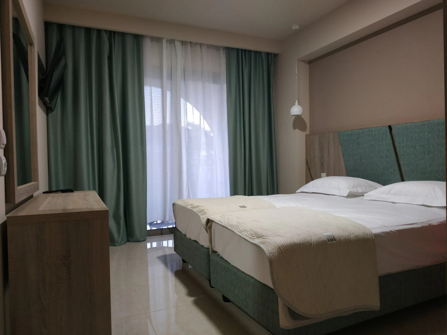 Eleni's Garden & Castello Suites