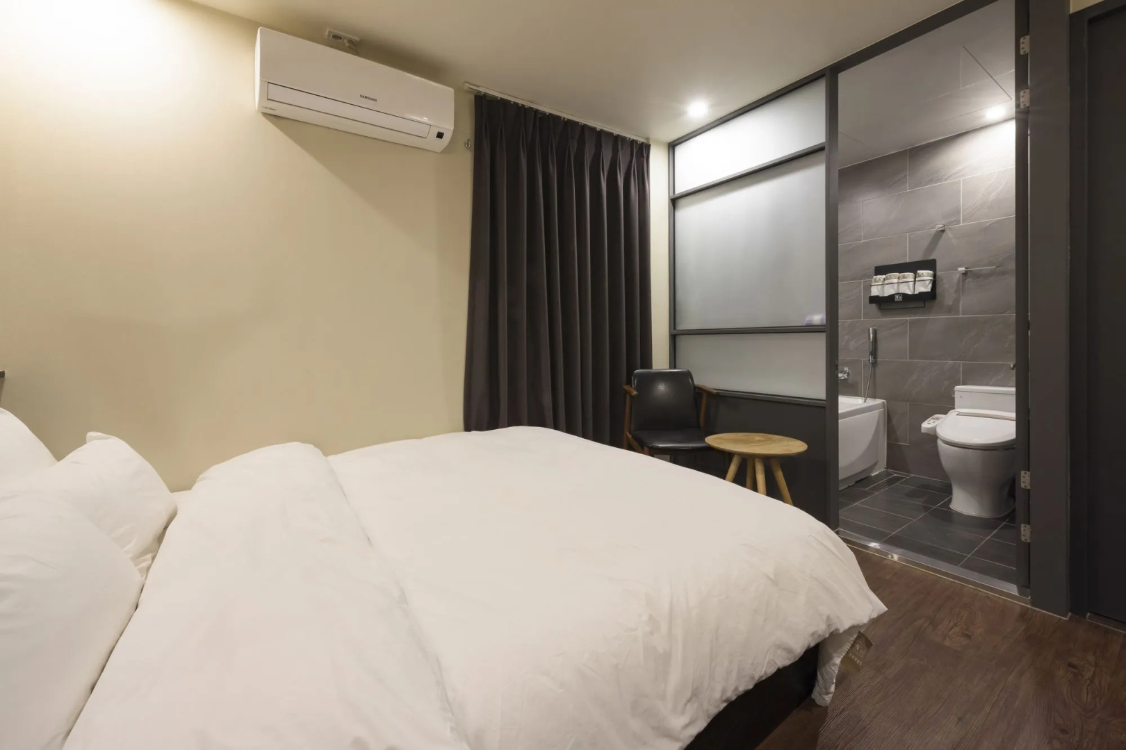 No. 25 Hotel