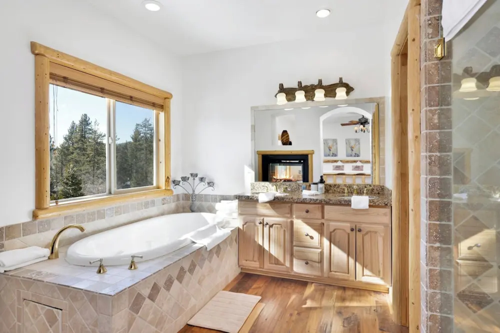 Cozy Lakeview Hideaway #2261