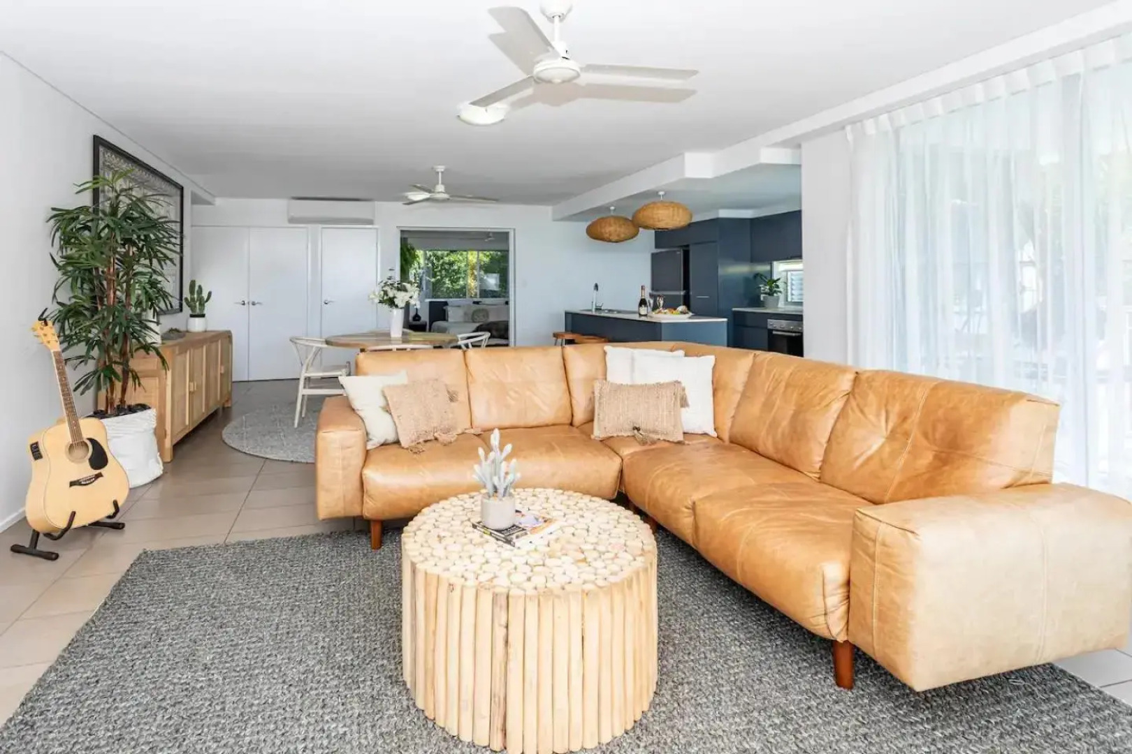 Whitsunday view BOHO apartment in Airlie Beach