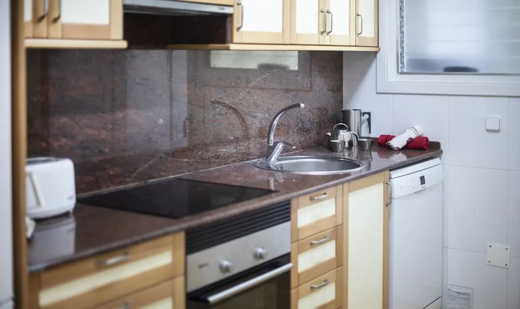 Tennis Apartment TVL 105