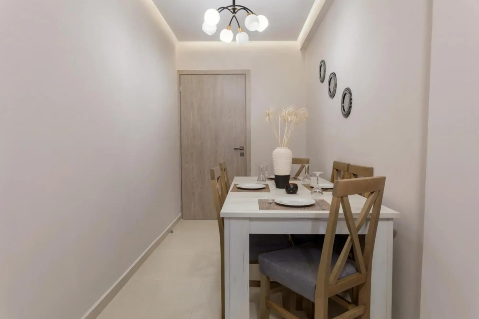 Evia's Apartment - New Apartment In Town!