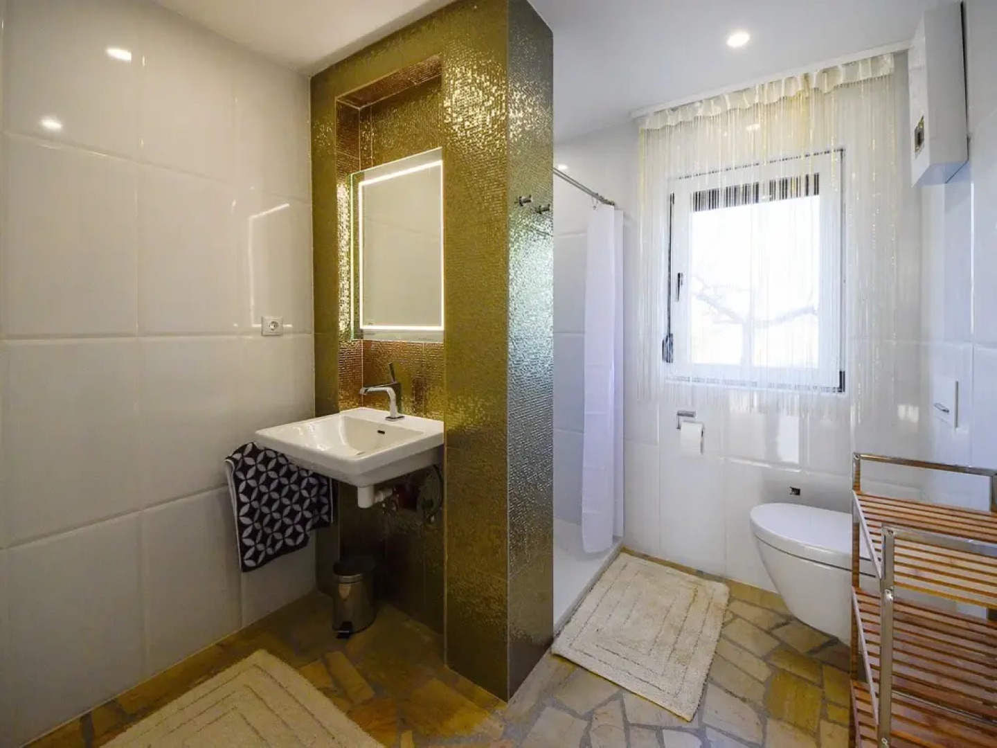 Laurus Tuli Evica in Tuli Evica