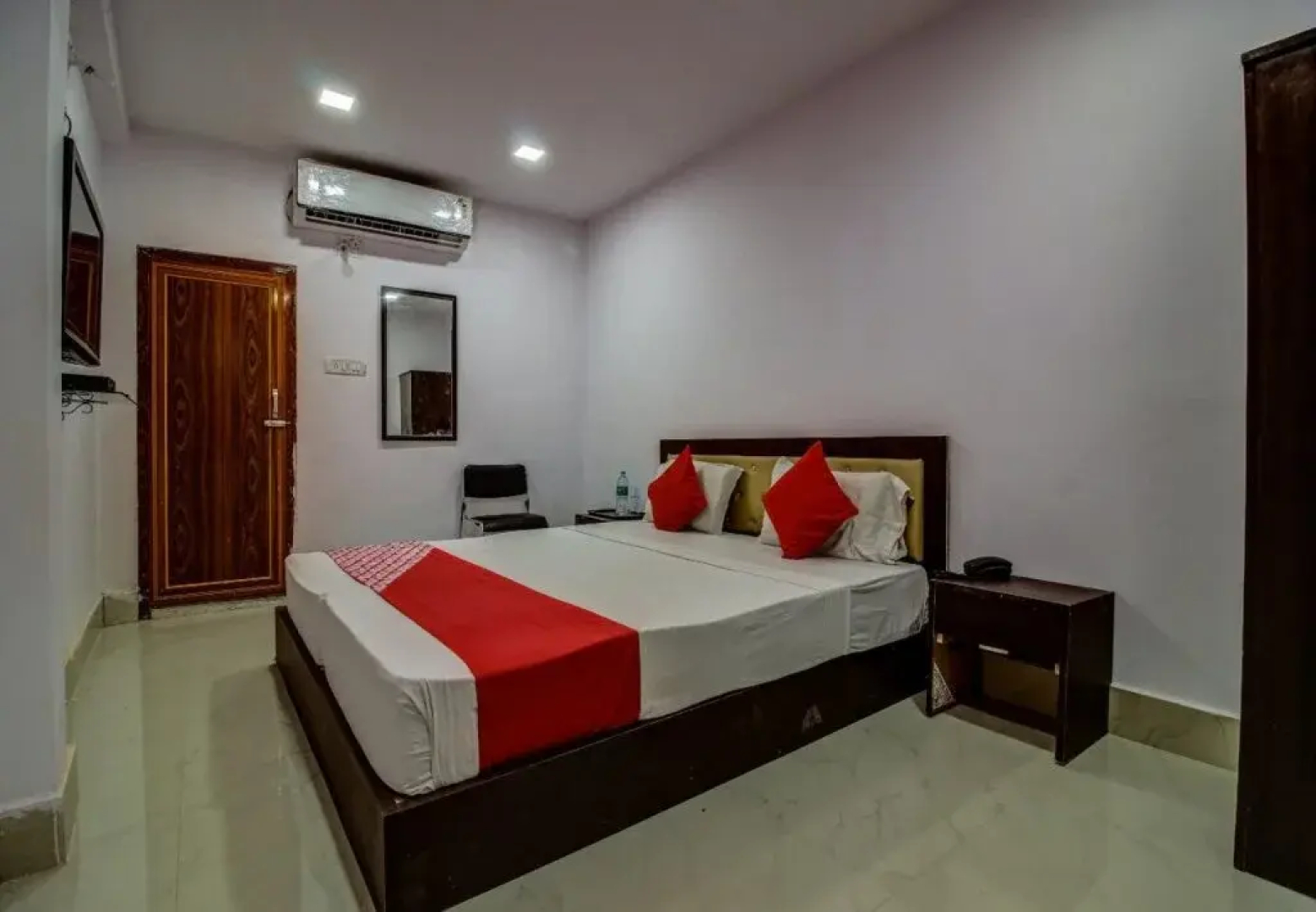 OYO 19518 Spc & Span