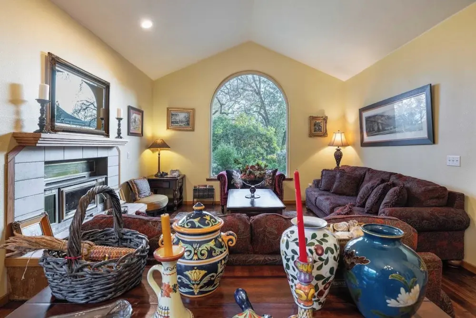 Valley of the Moon by Avantstay Tranquil Escape, Large Yard w/ Hot Tub & Fire Pit