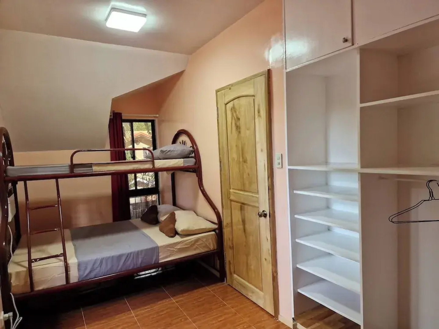 3 Bedrooms 2 Storey House!