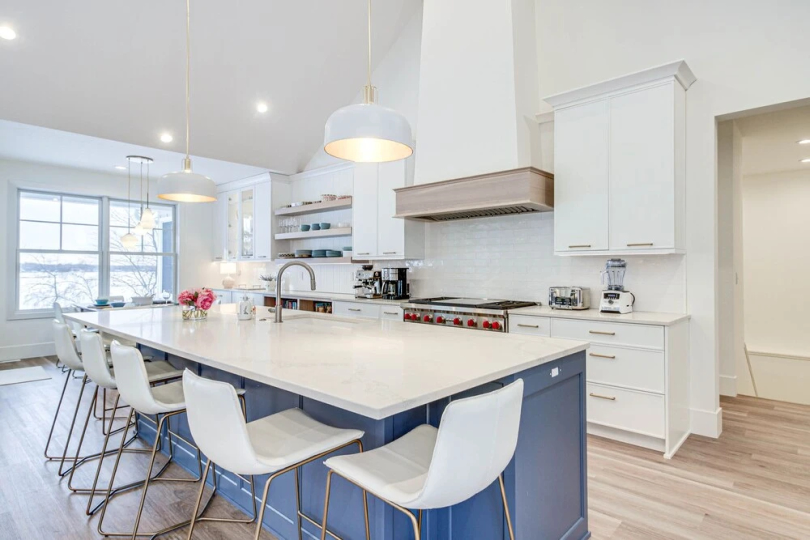 Luxury Serpent Lake Home w/ Gourmet Kitchen!