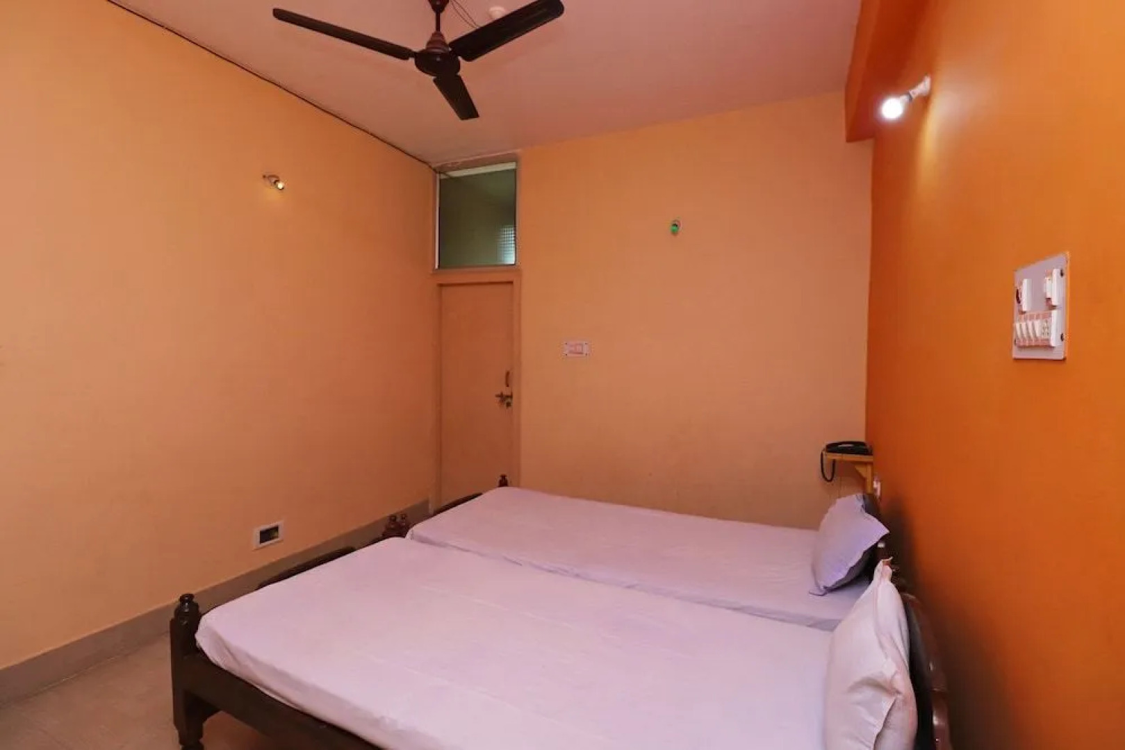 Spot On 43638 L X Inn