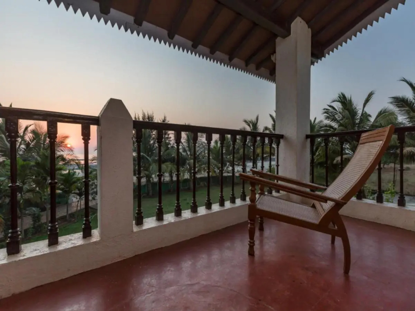 SaffronStays Salt Rim on the Beach