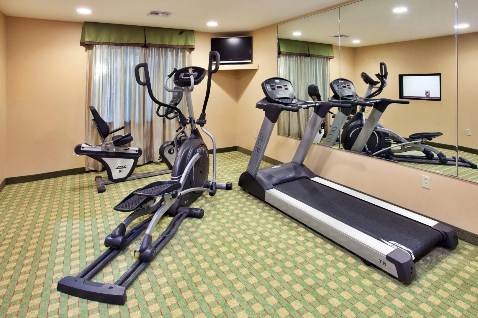 Holiday Inn Express & Suites Ocean Springs by IHG