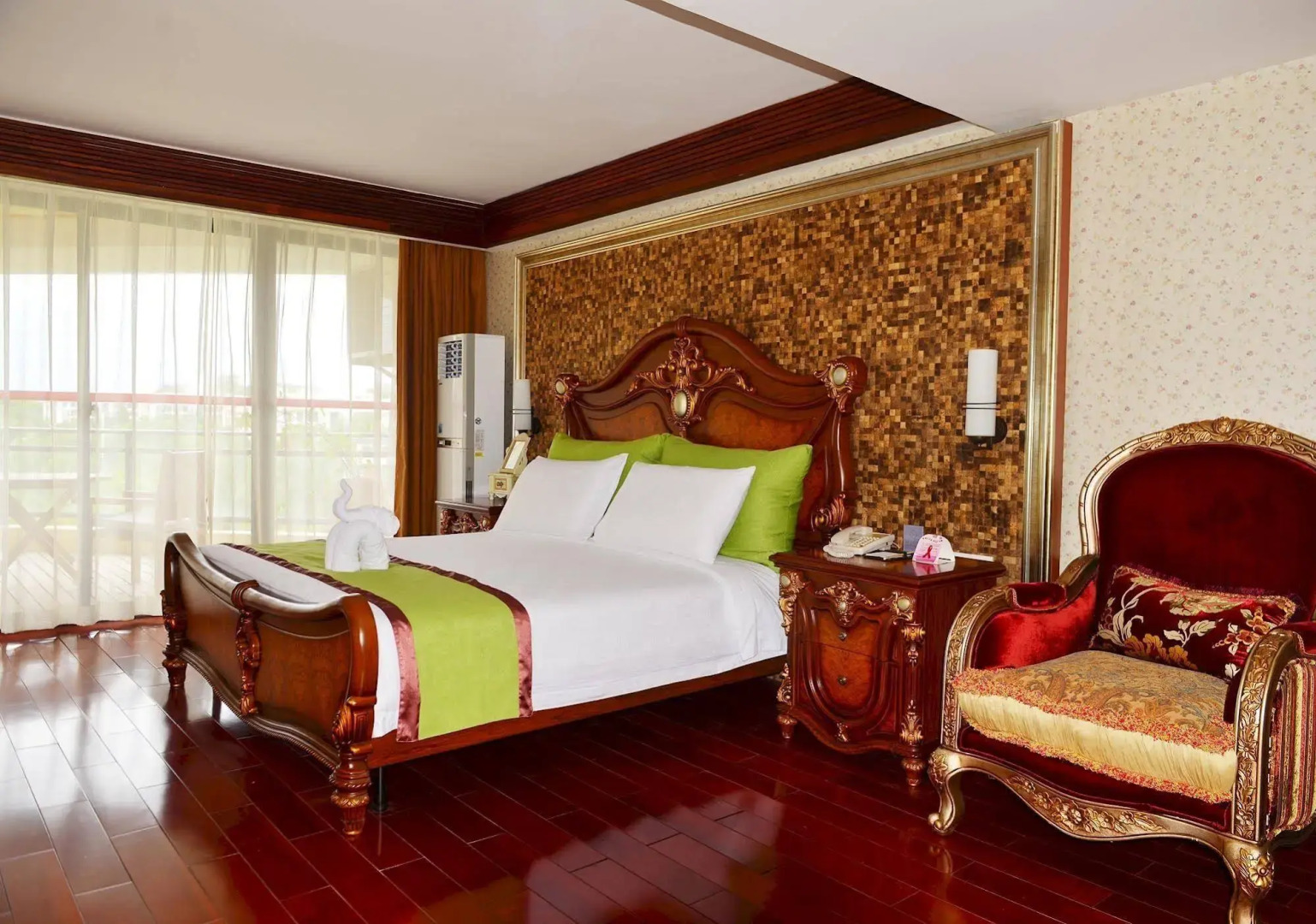 Xinglong Old Banyan Hotel - Wanning