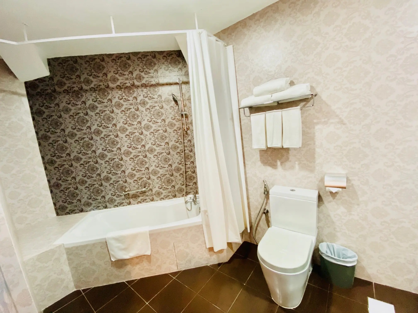 Santa Grand Hotel East Coast, a NuVe Group Collection