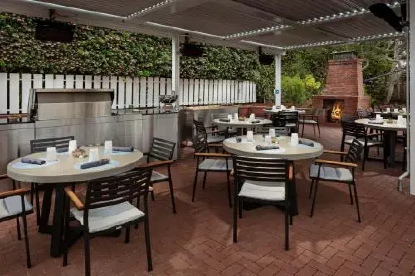 Carmel Beach Hotel