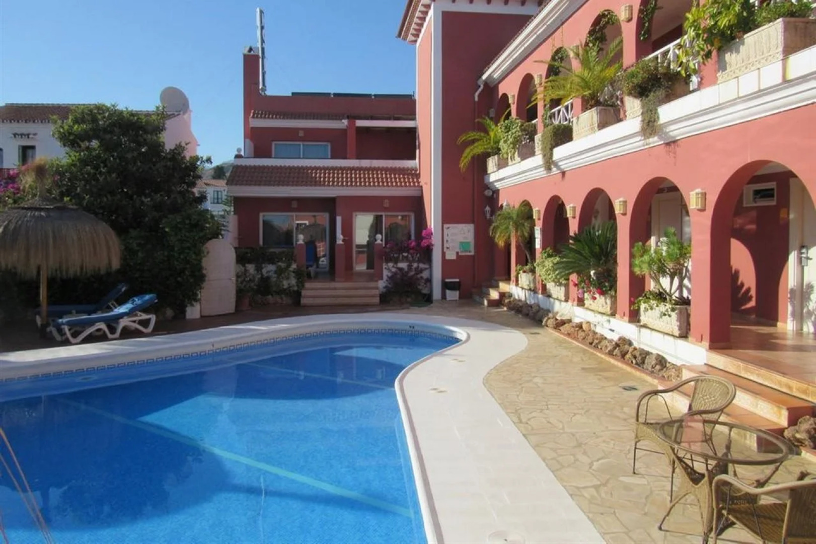 Отель Los Arcos