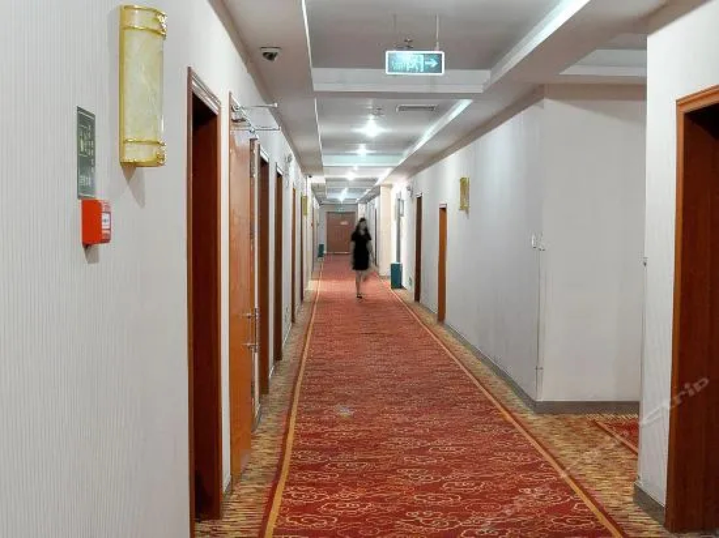 Xinyijia Express Hotel (Jiaozuo University Store)