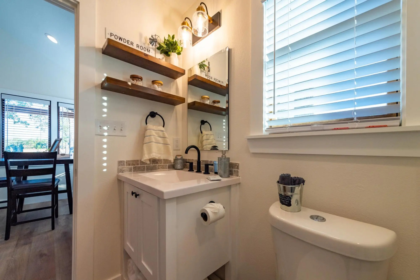 The Barn Swallow Cabin 15MIN to Magnolia & Baylor