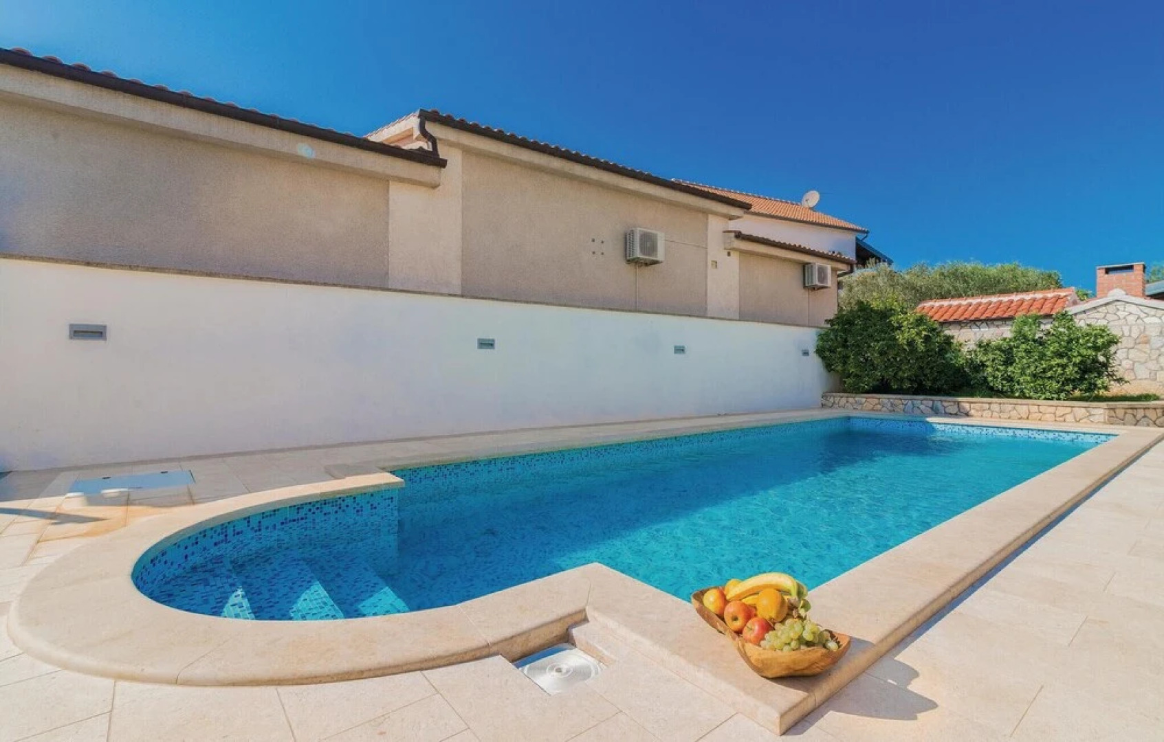 Amazing Home in Jezera With Wifi and 2 Bedrooms