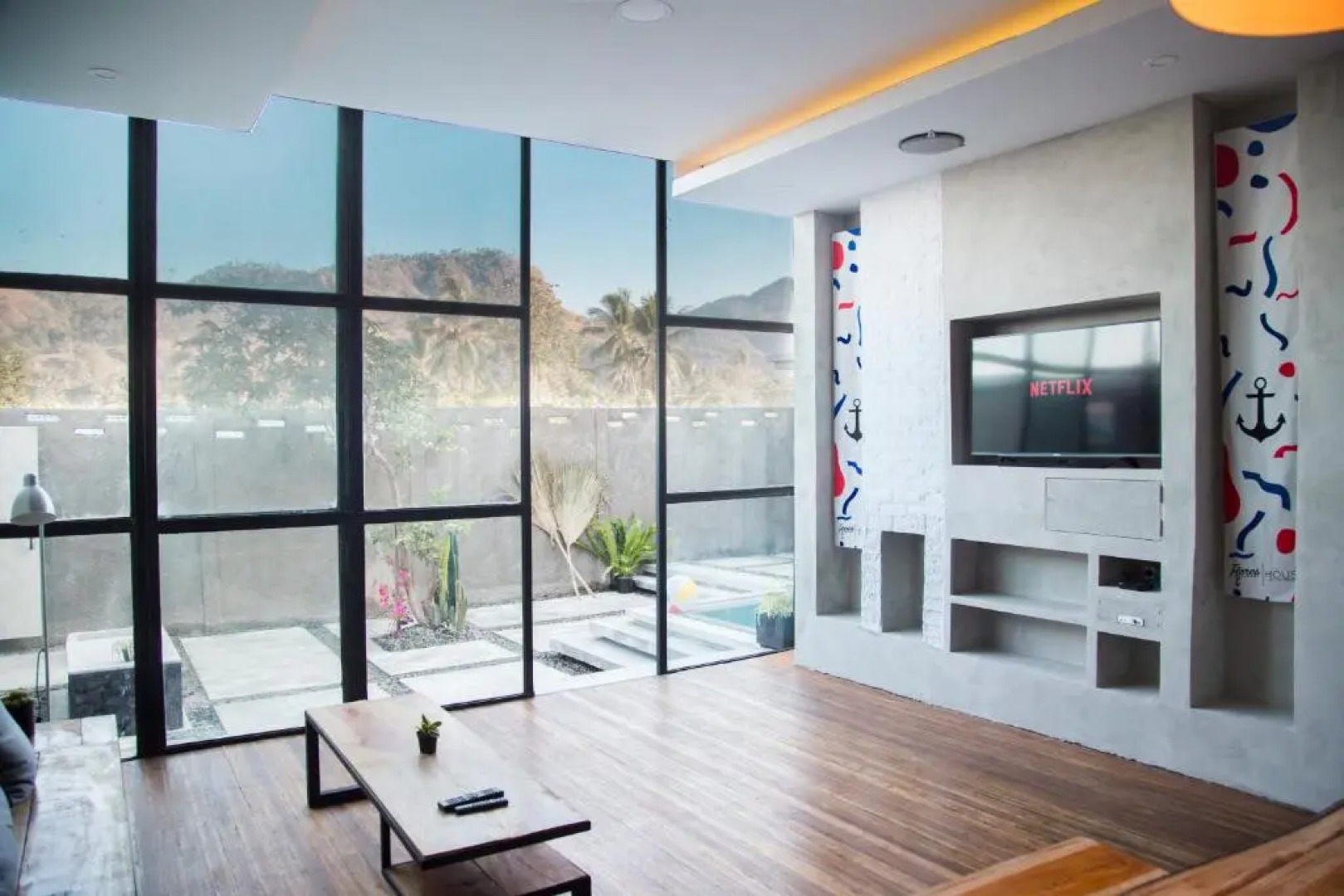 Flores Passport House