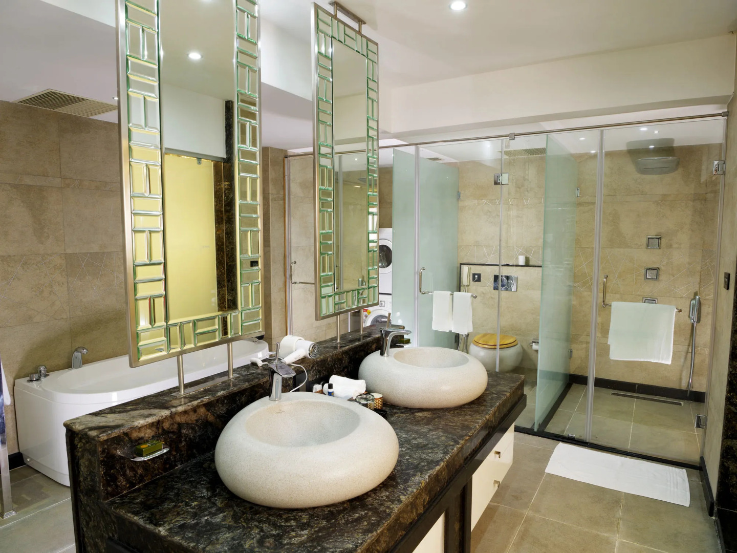 The Panoramic Getaway