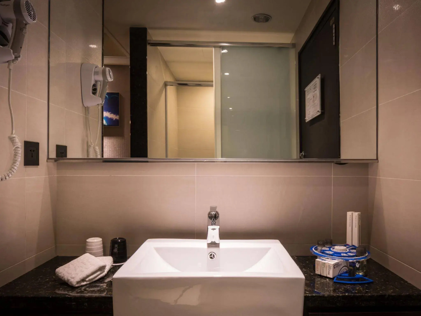 Guide Hotel Taichung ZiYou