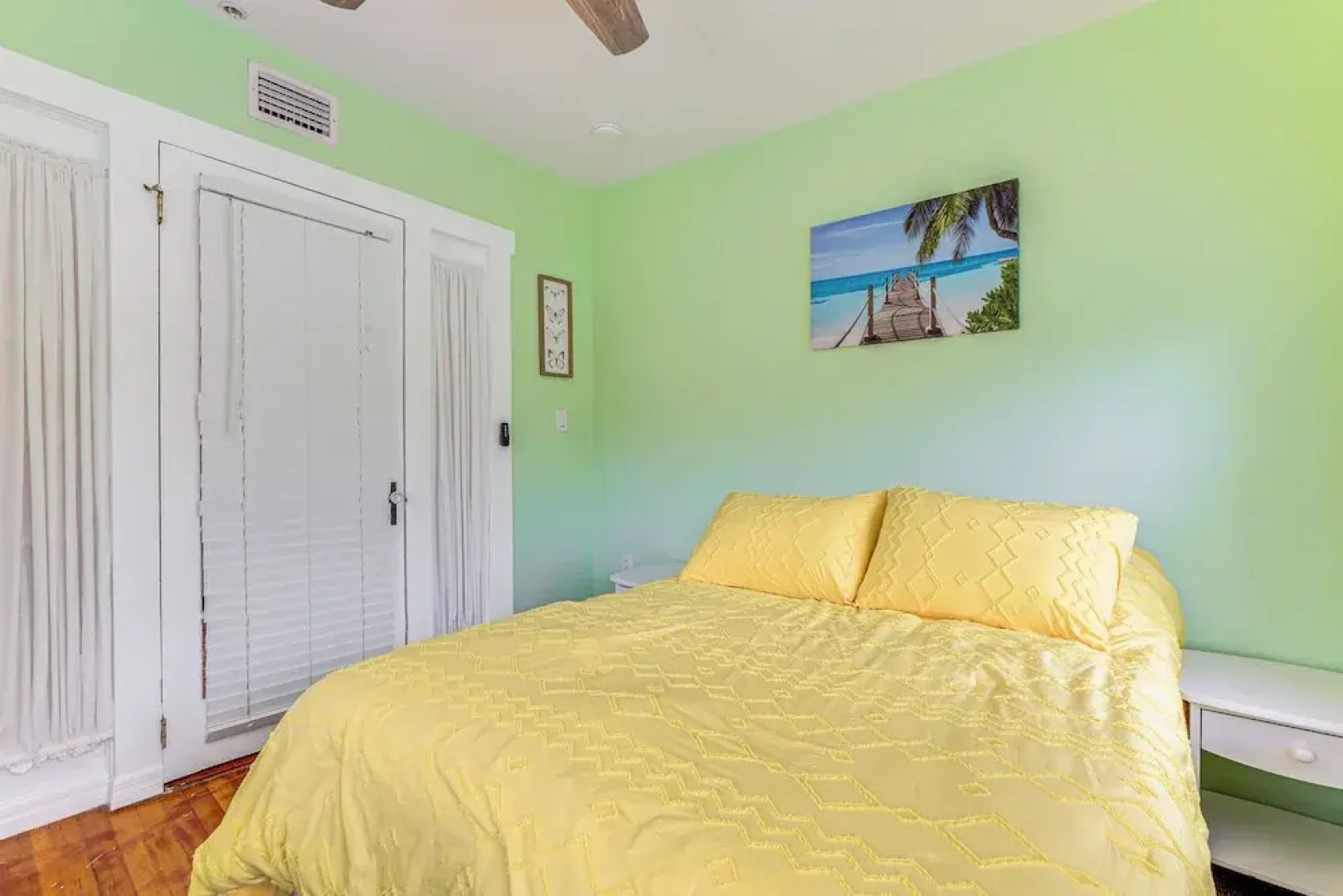 Walk to Manatee River: Palmetto Unit w/ Sunroom