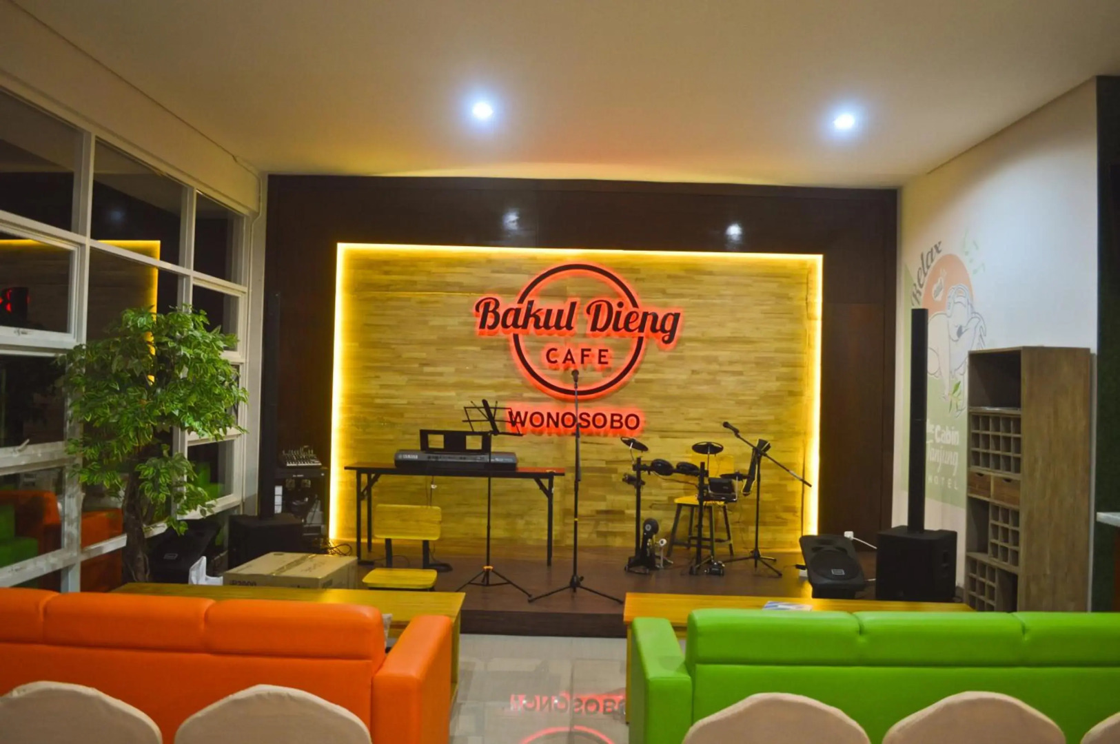 The Cabin Tanjung Hotel