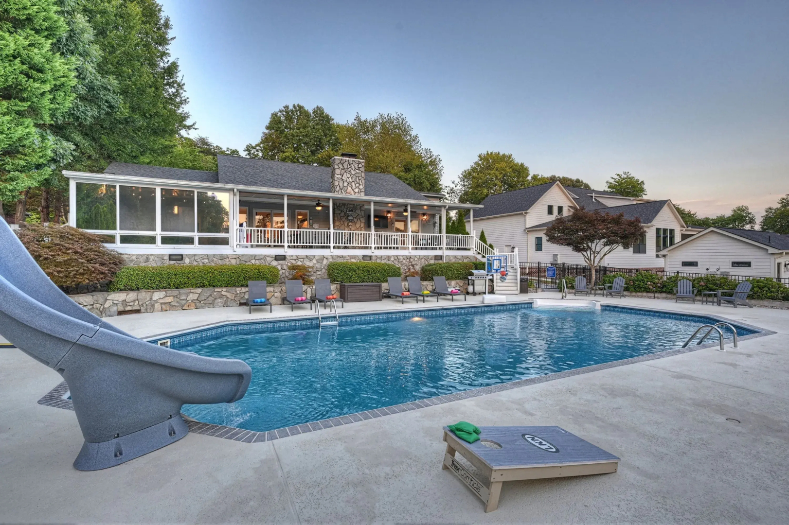 Sip, Sip Away by Avantstay Pool + Hot Tub