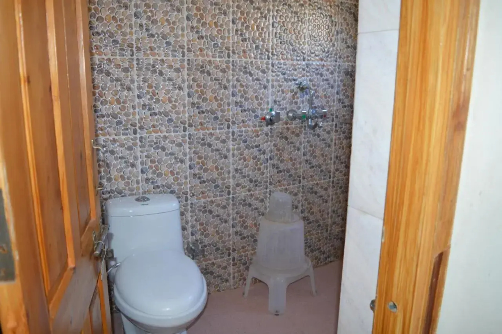 Hotel Burans And Restaurant