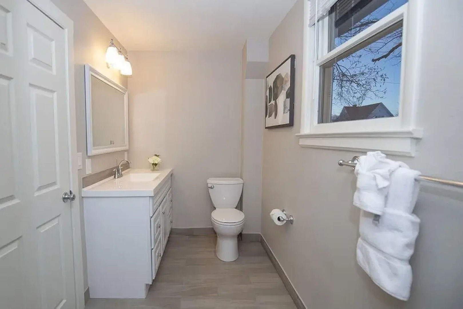 Couple’s Getaway | Walk to UNC |FREE Cruiser Bikes