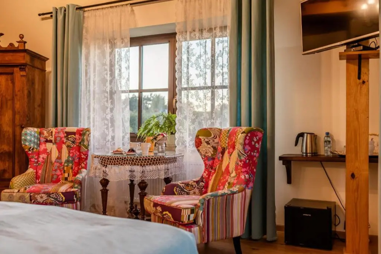 RetroHouse - Adults Only