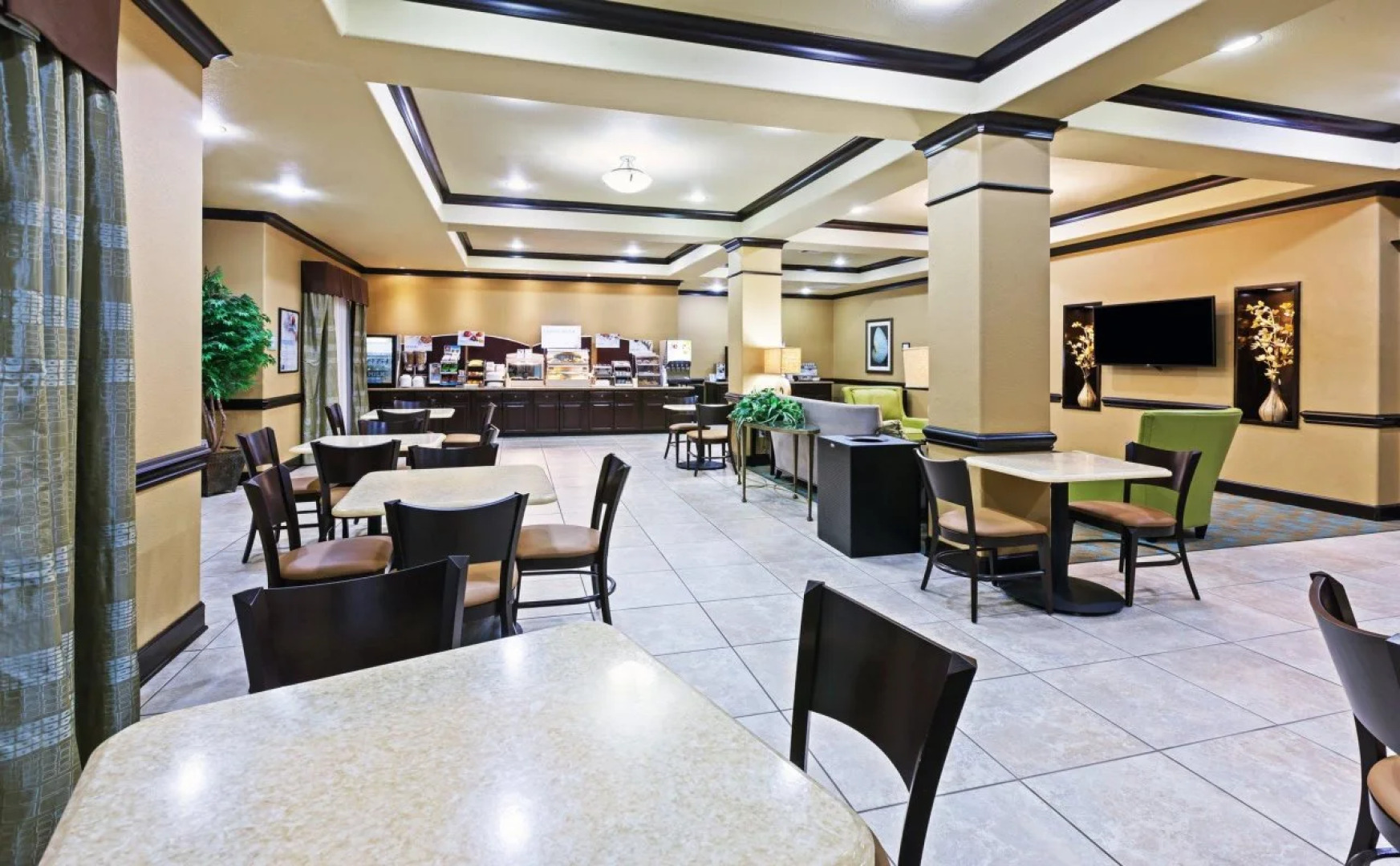 Holiday Inn Express Hotel & Suites Victoria by IHG