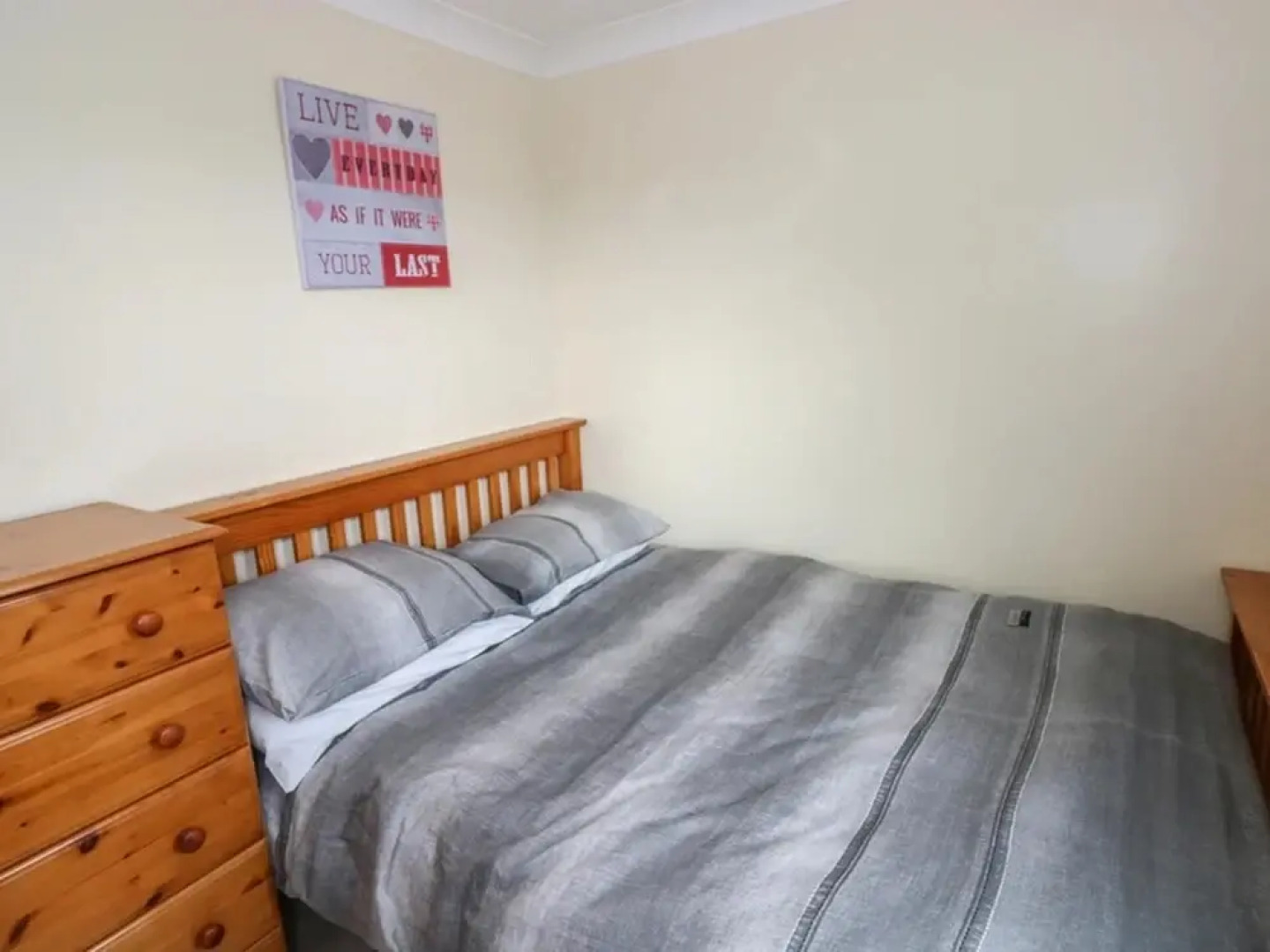 Charming 3-bed Chalet in Kidwelly