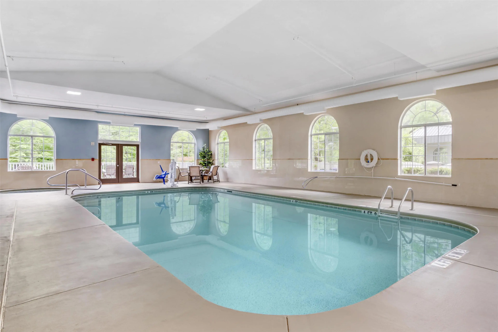 Best Western Plus River Escape Inn & Suites