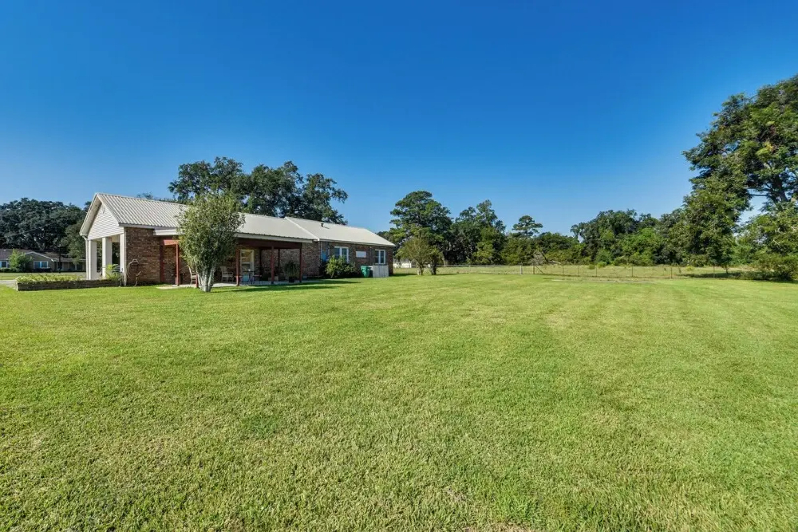 8 Mi to Lafayette: Dog-friendly Home w/ Large Yard
