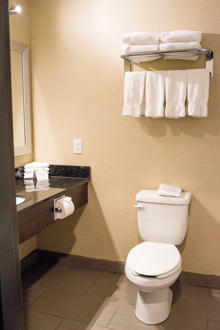 Comfort Inn & Suites