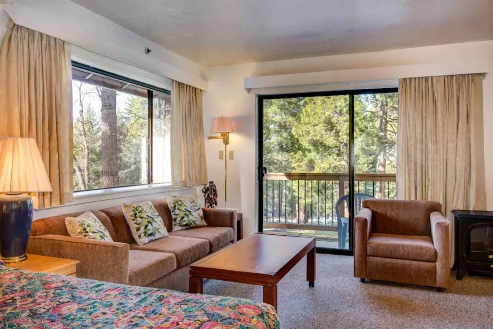 Cozy Corner Studio-a112