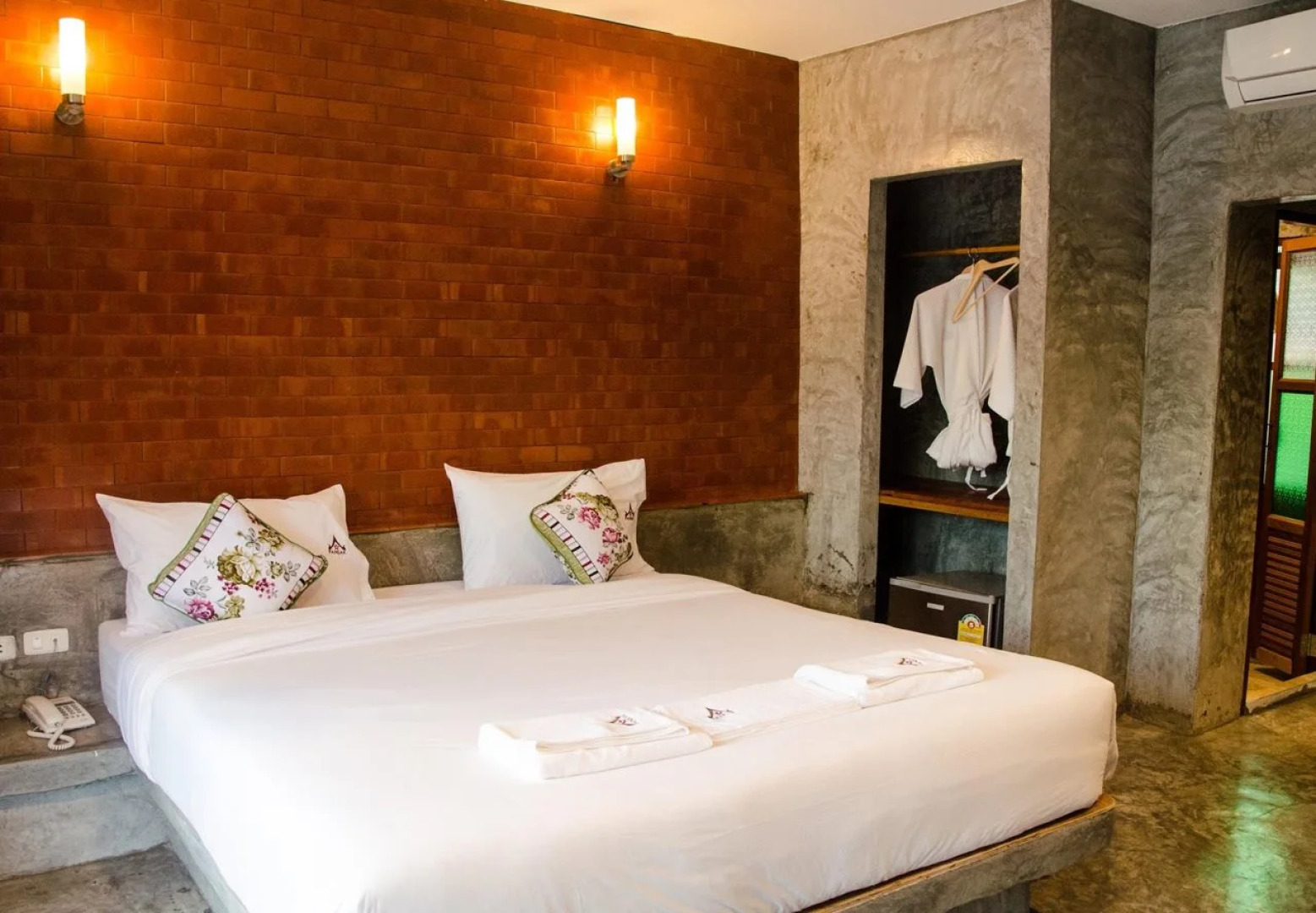 Ruean Thai Nai Bang by Pansak Resort