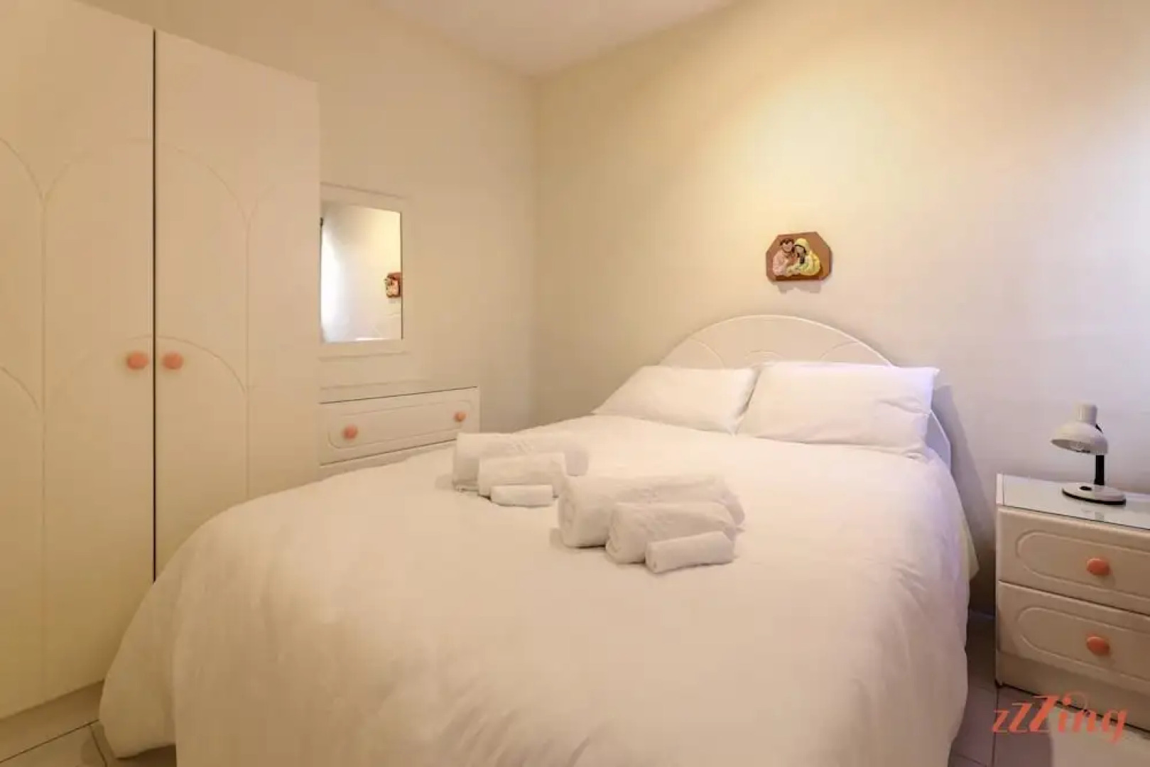 Seaside 2 Bedroom Apt w Side Sea Views - New