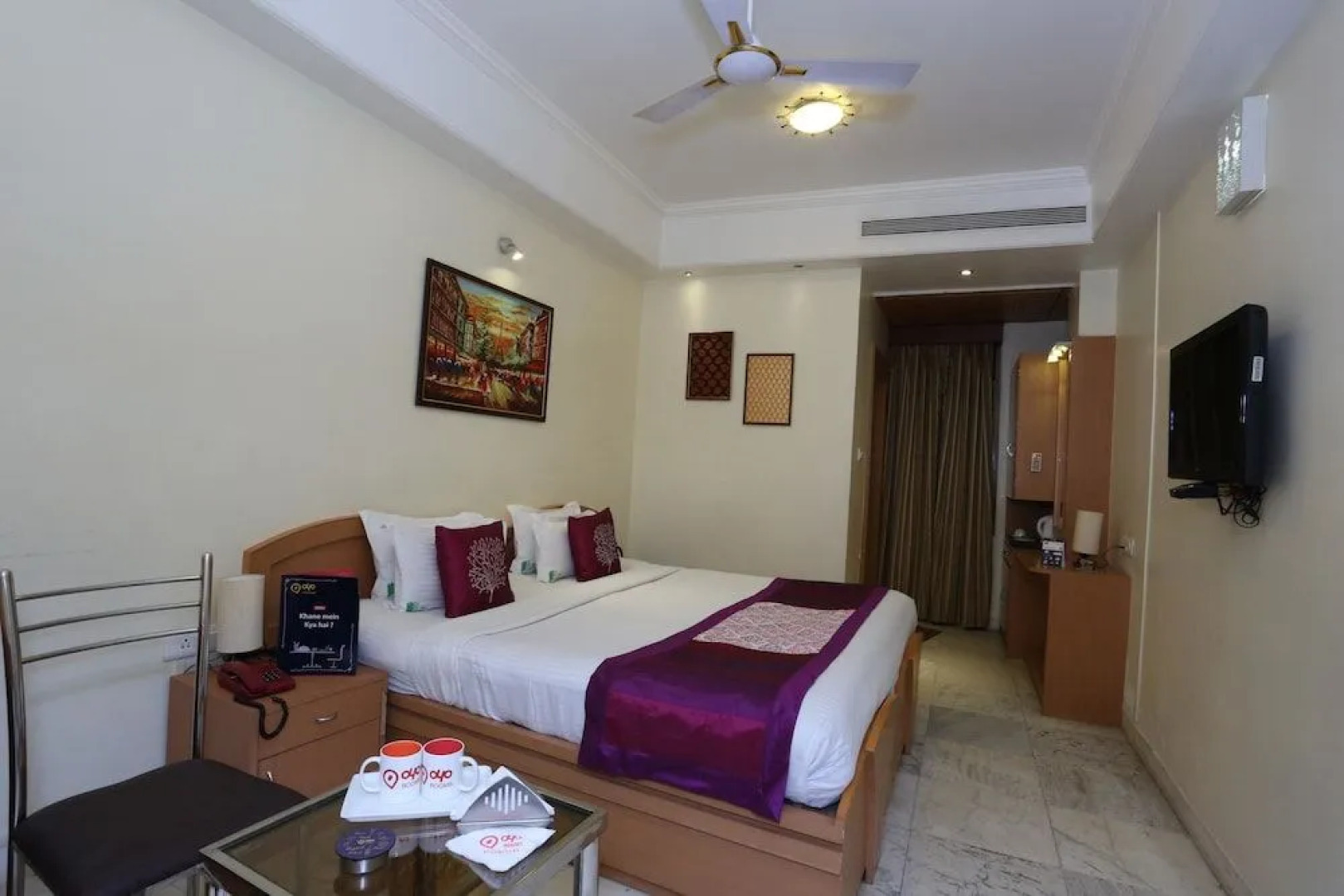 OYO 1437 near Russel Chowk