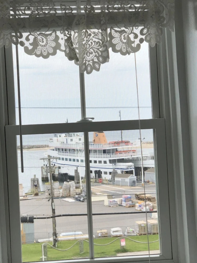 Harborside Inn