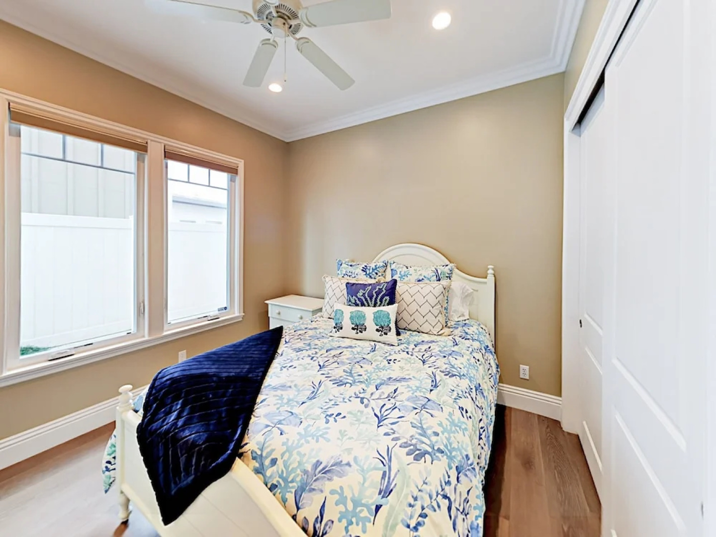 3625 Sunset Home 3 Bedrooms 2.5 Bathrooms Home