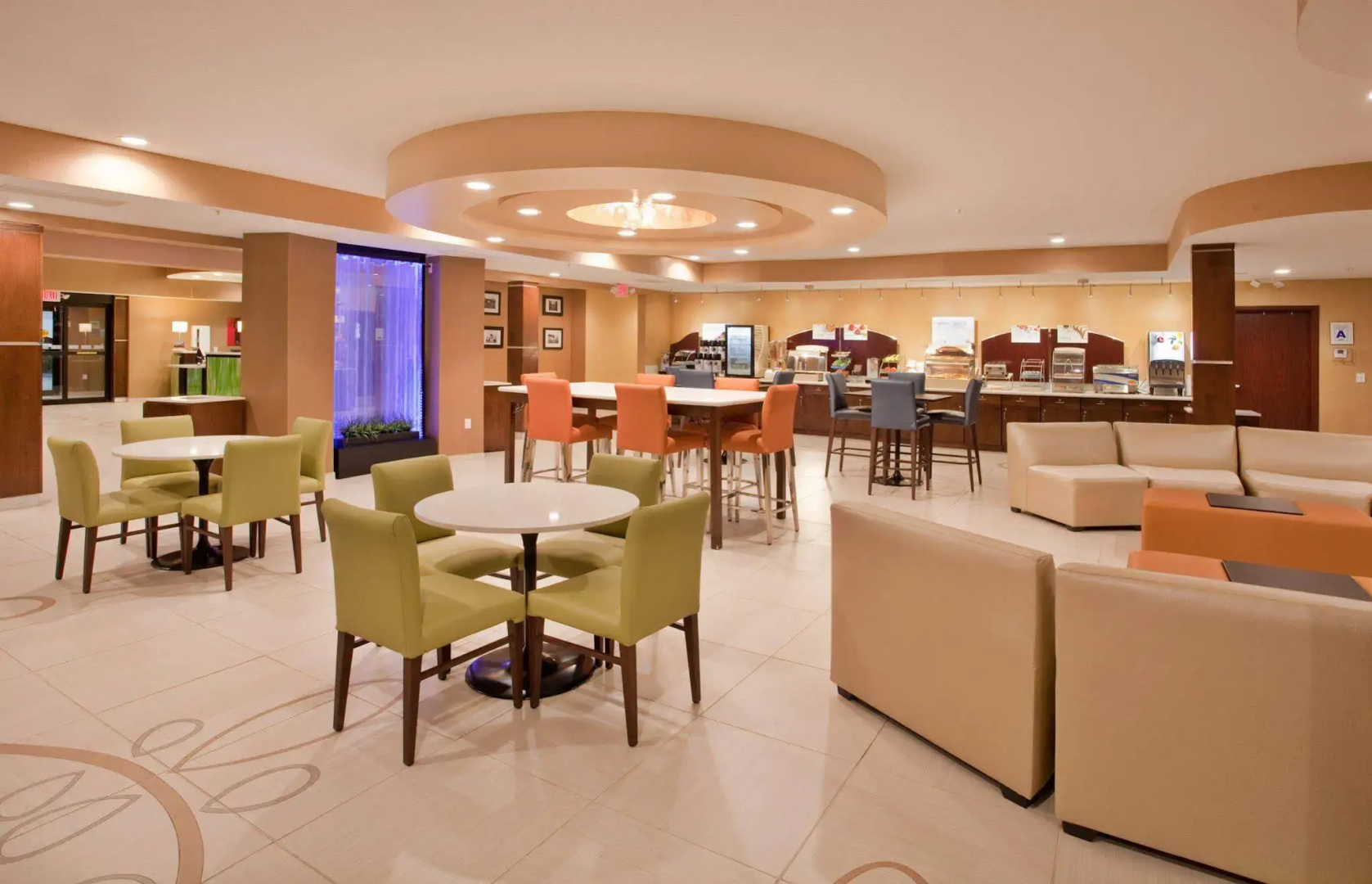 Holiday Inn Express & Suites St Louis Airport by IHG
